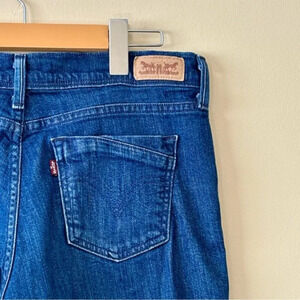 Levi’s| Dark Wash Women’s Denim Bermuda Length Cuffed Jean Shorts Size US 6